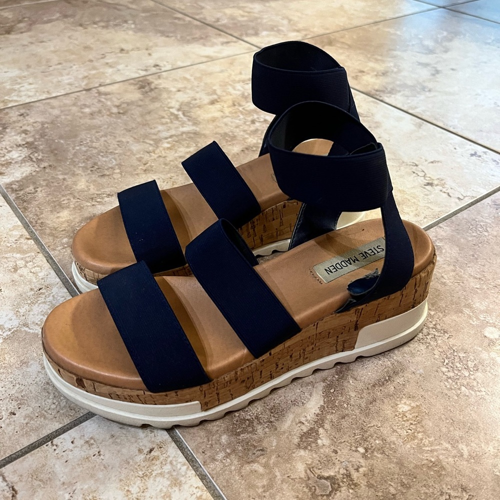 Steve Madden Women’s Bandi Sandal Navy